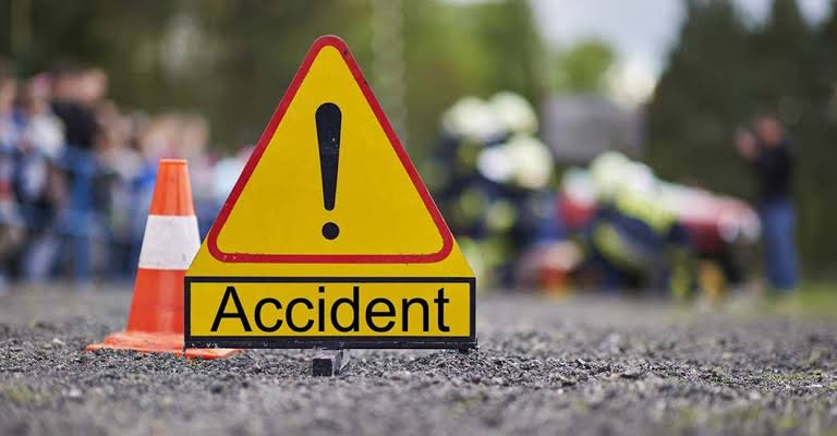 Four killed in horrific N1 South accident