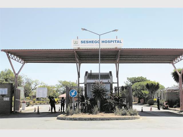 Heavily pregnant woman gives birth at the Seshego Hospital gate