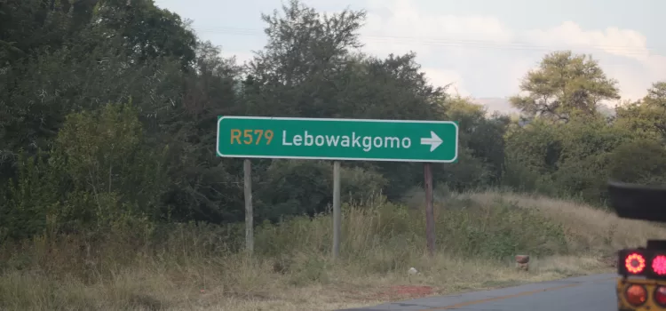 Thugs rob two cash and carry shops in Lebowakgomo