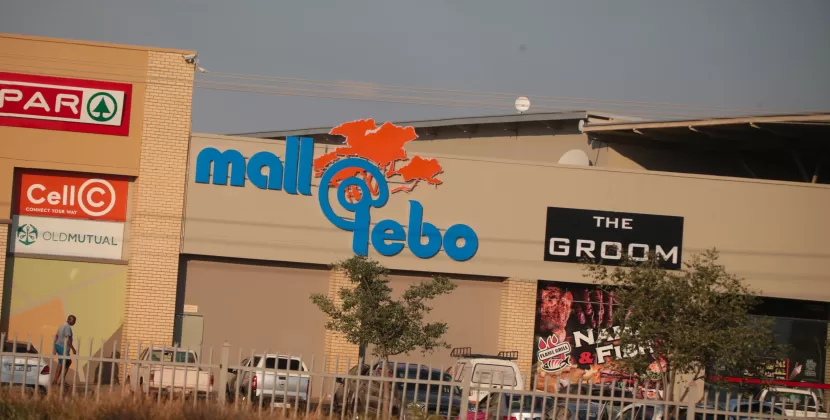 Thugs rob Exact Shop over 100 phones at Lebowakgomo's Mall at Lebo