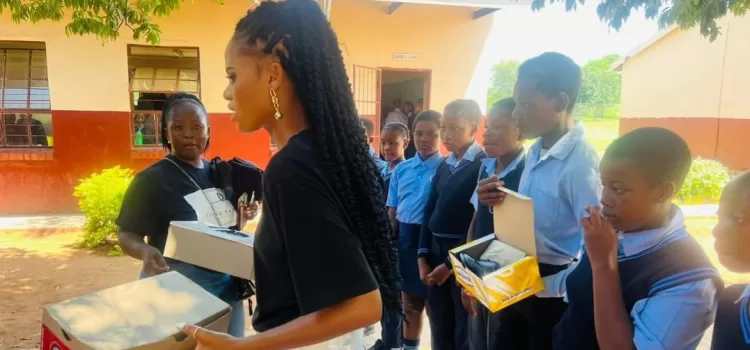 Former Miss SA donates School shoes in Tzaneen 